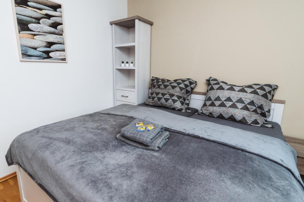 Vila Viktoria - Apartman Viktoria 2 Ruzomberok Buitenkant foto